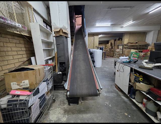 6,000M² WAREHOUSE FOR SALE IN CROWN